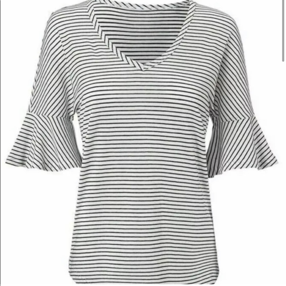 New with tags Cabi Skipper Tee 5558. Size small
